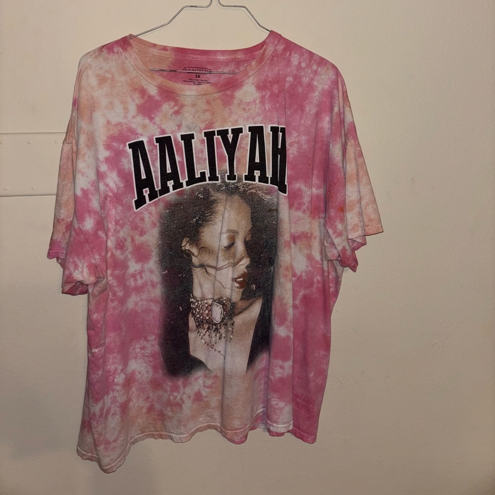 AALIYAH GRAPHIC TEE💕